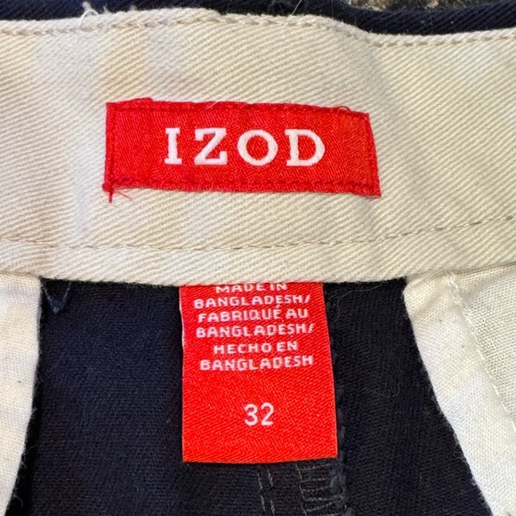 Izod Navy Blue 32” shorts. 9 in length. Flat front   Like new condition. - Picture 2 of 3